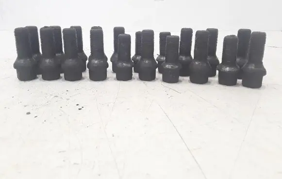 Volkswagen PASSAT B6 Nuts/bolts 