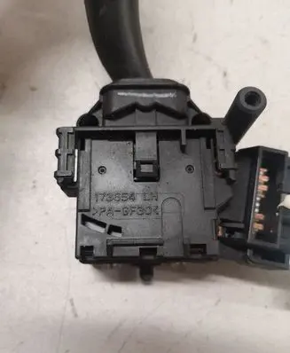 Toyota Avensis T250 Wiper control stalk 8465205160 L98