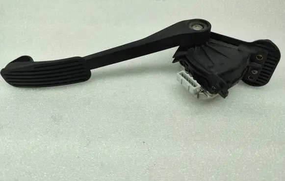 Volvo XC70 Accelerator throttle pedal 6PV00853712 30683516