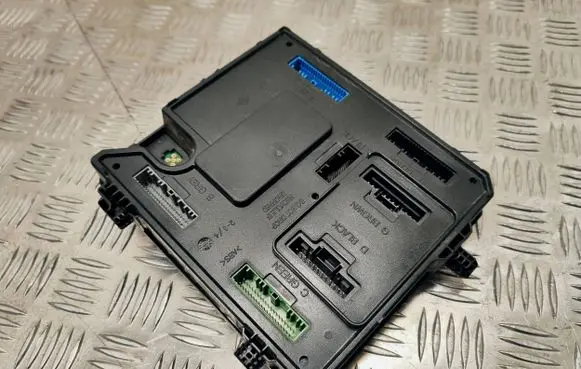 Renault Scenic III - Grand scenic III BSM Control unit 284B17715R BCM953810 S180098801A