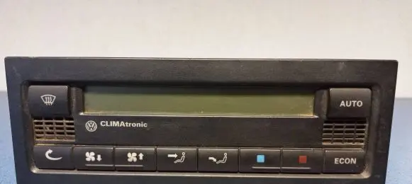 Volkswagen PASSAT B5 Climate control unit 3B1907044A