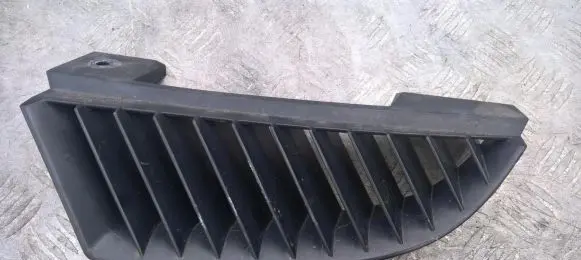 Mitsubishi Colt Front bumper lower grill mn127773