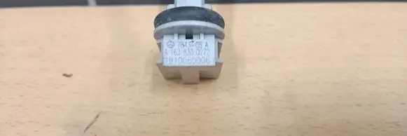 Mercedes-Benz ML W163 Interior temperature sensor A1638300272 1910060006