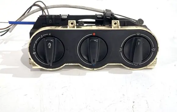 Volkswagen II LT Interior fan control switch F650578D