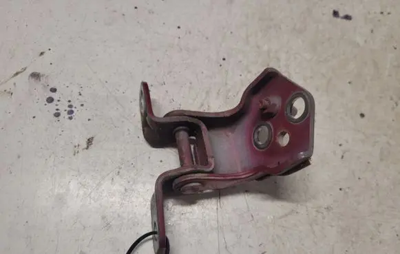 Mazda 5 Front door upper hinge