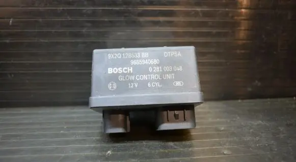 Citroen C5 Glow plug pre-heat relay 9665940680