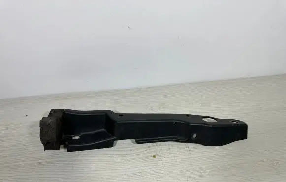 Suzuki SX4 S-Cross Fender end trim 7247063T0