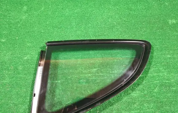 Porsche Boxster 981 Rear side window 981543111