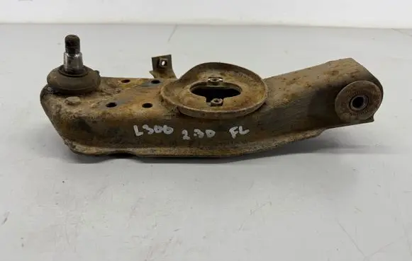 Mitsubishi L300 Front control arm