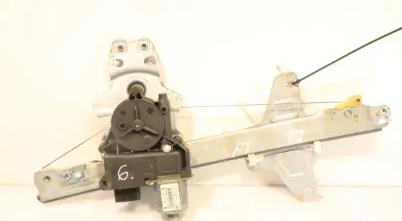 Rear window lifting mechanism without motor