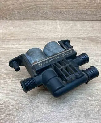 BMW 5 E39 Coolant heater control valve 8374995 1147412137 Used
