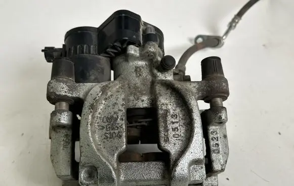 Subaru Outback (BT) Rear brake caliper 26620AN08A