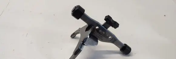 Volkswagen Tiguan Clutch release arm fork