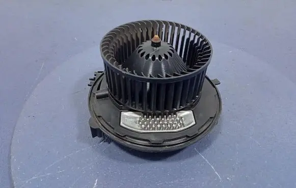 Skoda Octavia Mk3 (5E) Heater fan/blower 5WB819015