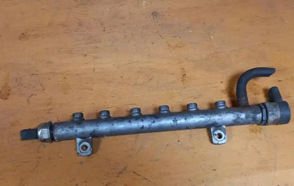 Volkswagen Crafter Fuel main line pipe 076130093V