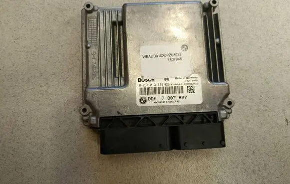 BMW 1 E81 E87 Engine control unit/module 7807827 0281013536 030016676
