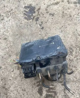 Volvo V70 ABS Pump P08671225