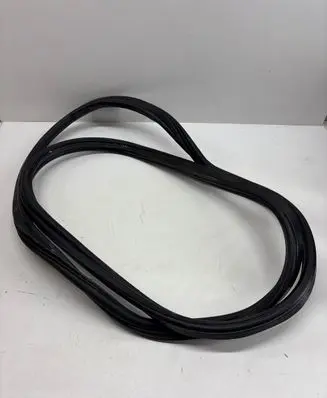 Trunk rubber seal (body)
