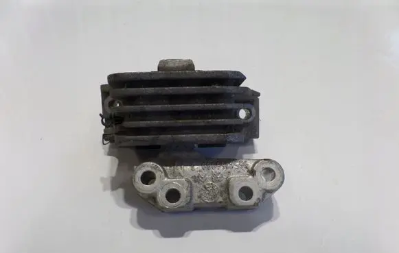 Citroen DS3 Engine mount bracket 9654166080
