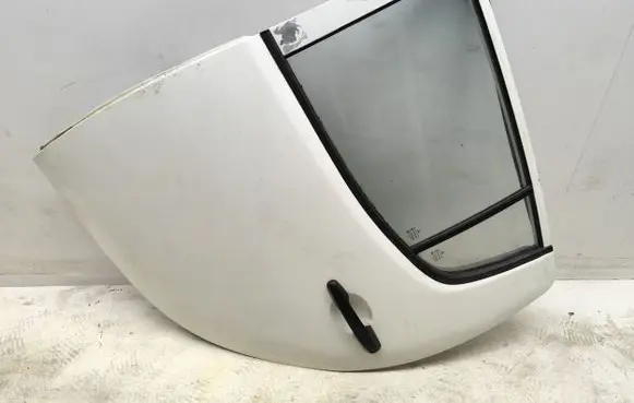 Mitsubishi L200 Rear door