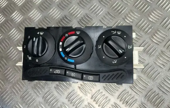 Mercedes-Benz A W168 Climate control unit 1688300485 9143300