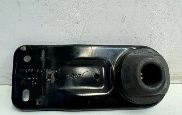 Ford Mustang VI Radiator mount bracket FR338K202