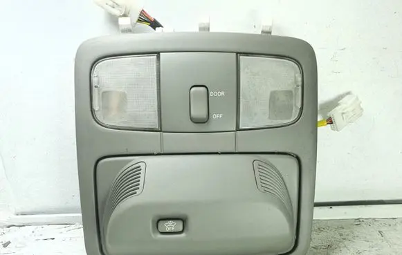 Toyota Land Cruiser (J120) Front seat light