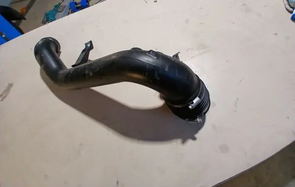 Volvo V60 Turbo air intake inlet pipe/hose 