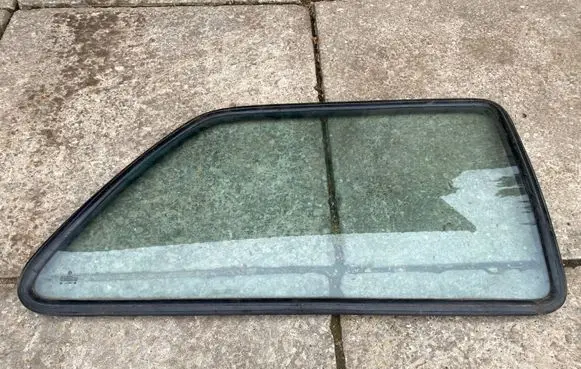 Volkswagen Golf II Rear windscreen/windshield window 43R001153
