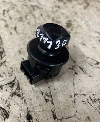 Infiniti QX60 L50 Wing mirror switch