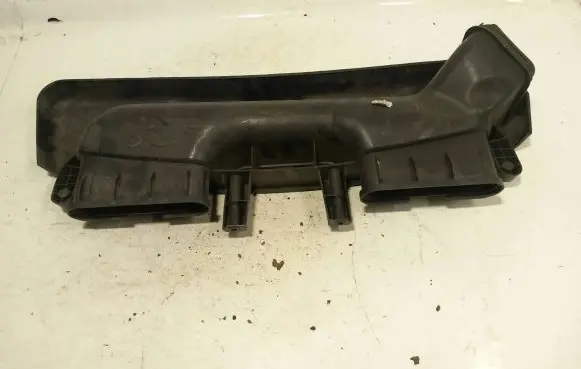 BMW X3 E83 Air intake duct part 13713402849