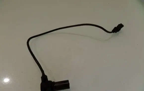Opel Astra H Crankshaft position sensor 0281002