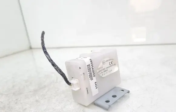 Subaru Legacy Door central lock control unit/module 88035AG050