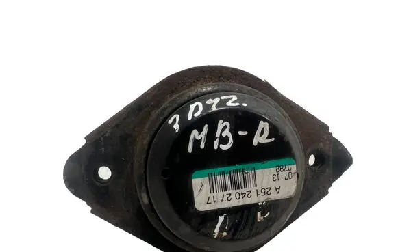 Mercedes-Benz R W251 Engine mount bracket A2512402717