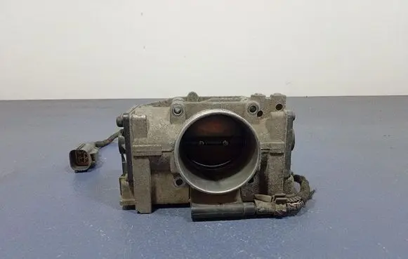 Volvo S60 Throttle body valve 8644345
