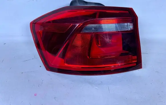 Volkswagen Golf VII Third/center stoplight