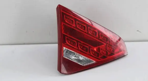 Audi A5 8T 8F Tailgate rear/tail lights 8T0945093A 10484L11K