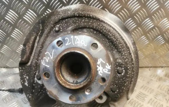 BMW 2 F22 F23 Front wheel hub 672265