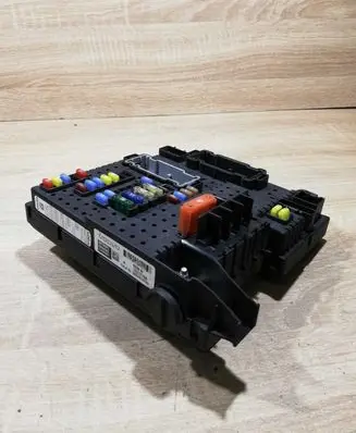 Volvo XC90 Fuse module 12217799