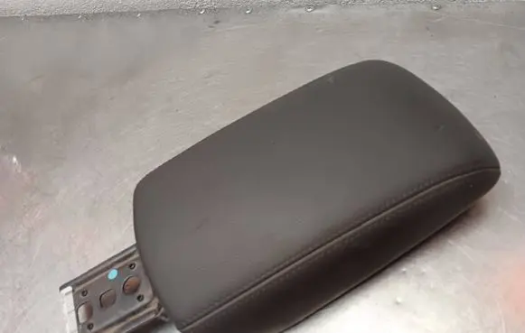 Ford Focus Armrest 2439926
