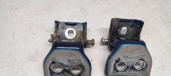 Rear door hinge set