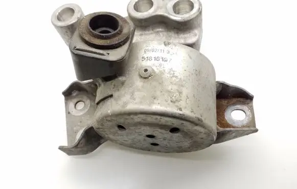 Alfa Romeo Giulietta Engine mount bracket 51815197 G164301