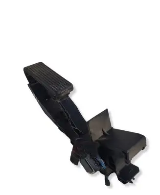 Mercedes-Benz E W211 Accelerator throttle pedal A2113000404