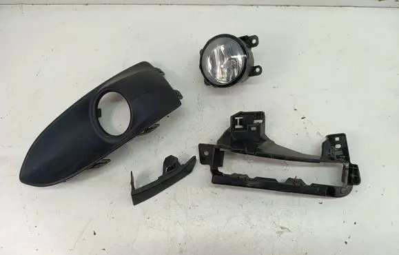 Peugeot 301 Fog light set 9687410080 9816031080 9816029880