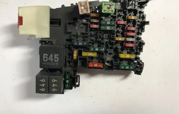 Volkswagen Golf VII Fuse module 5Q0937615C 047483980500101 VWPE904282