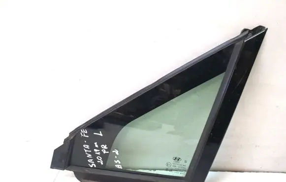 Hyundai Santa Fe Front door vent window glass four-door 