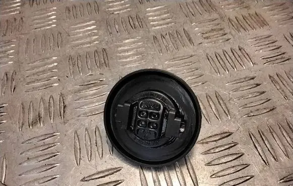 Volkswagen Jetta V Oil filler cap 026103485K