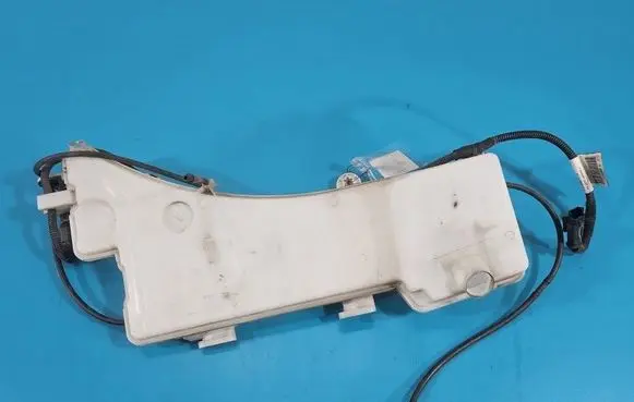 Peugeot 5008 II Windshield washer fluid reservoir/tank 9826400780 IMPRK1599530