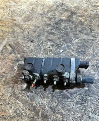 Mercedes-Benz S W220 Air suspension valve block a2208200258