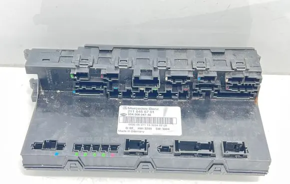 Mercedes-Benz E W211 Fuse module 2115456701 5DK00804746